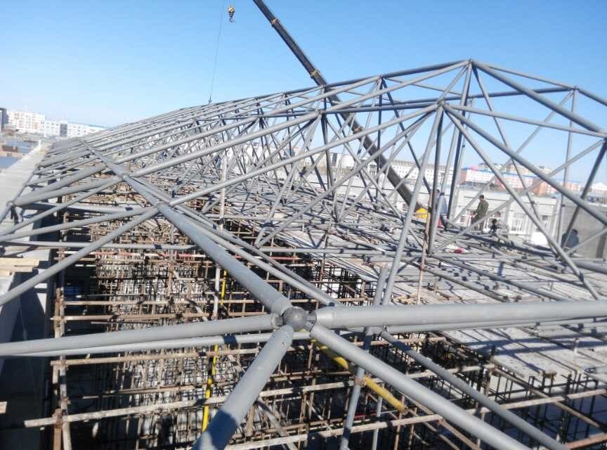 汉中商贸城屋顶网架工程